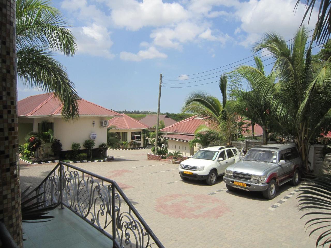 Jakicha Motel Dar es Salaam Exterior photo