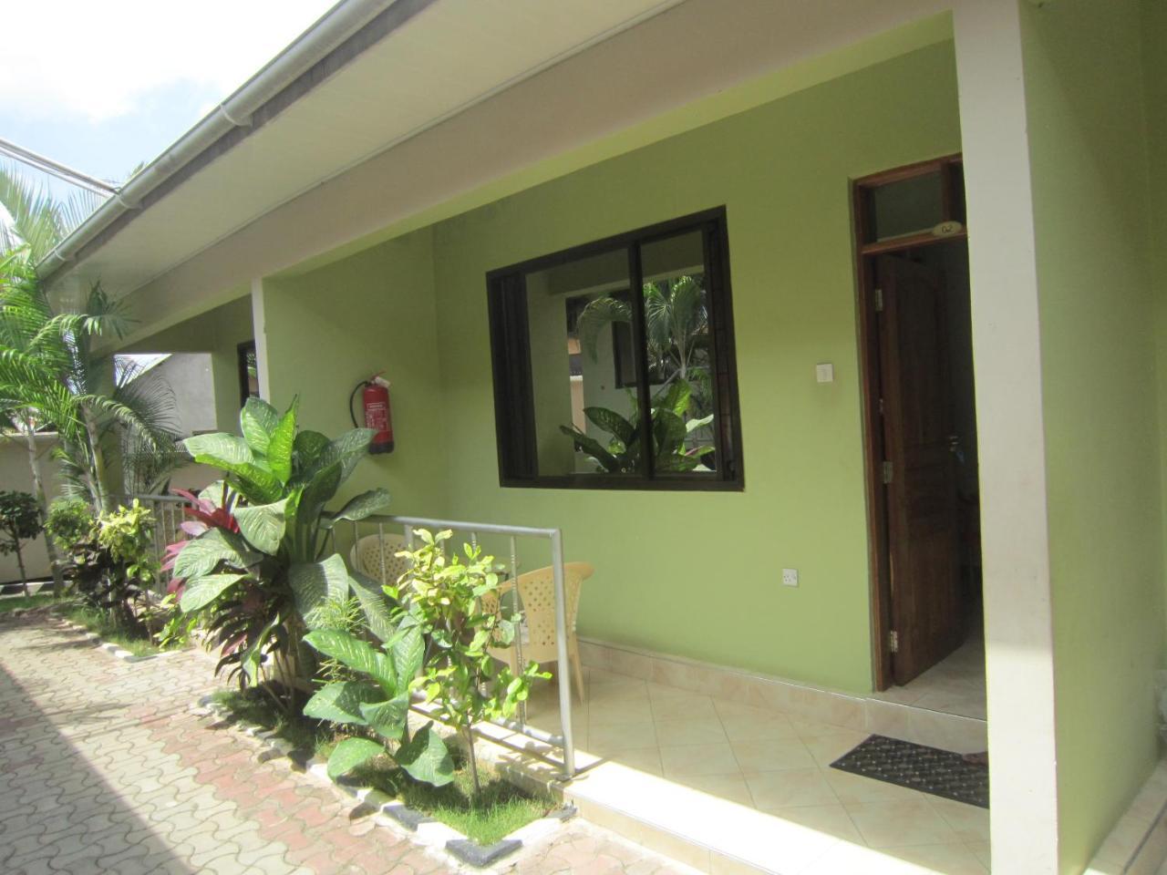 Jakicha Motel Dar es Salaam Exterior photo