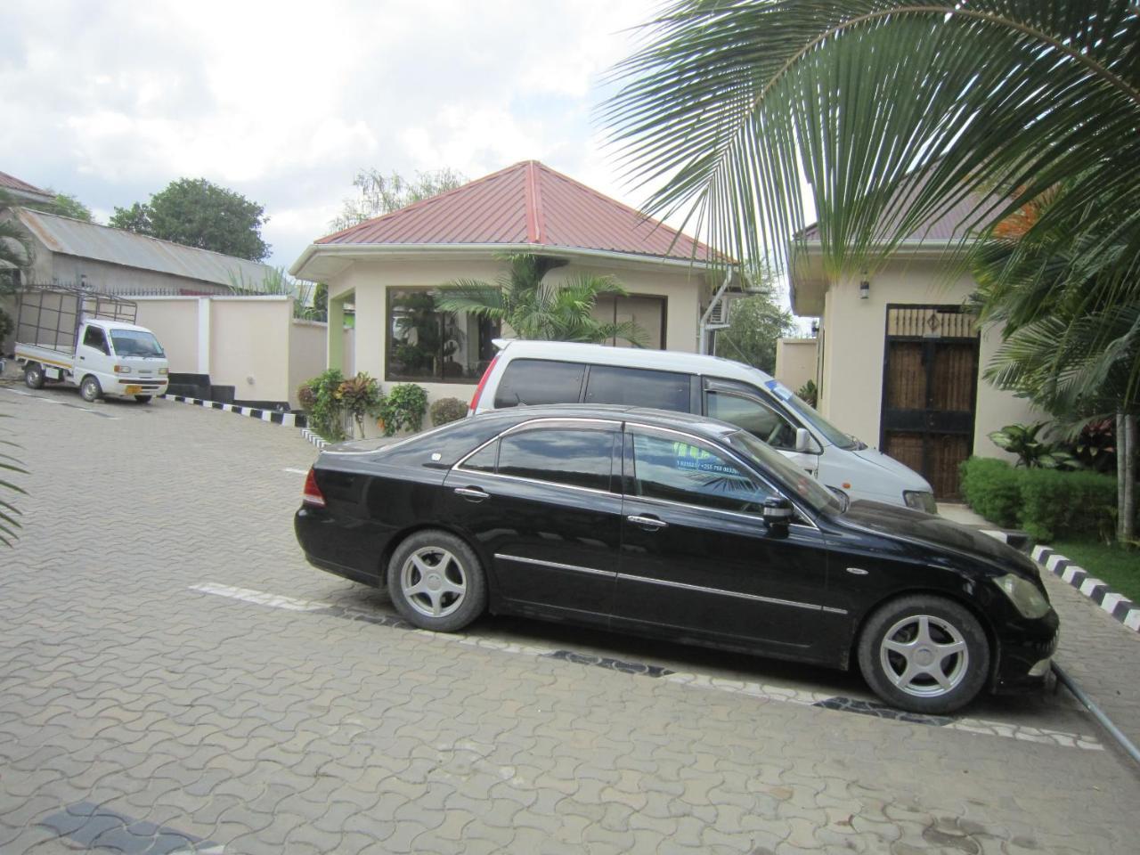 Jakicha Motel Dar es Salaam Exterior photo