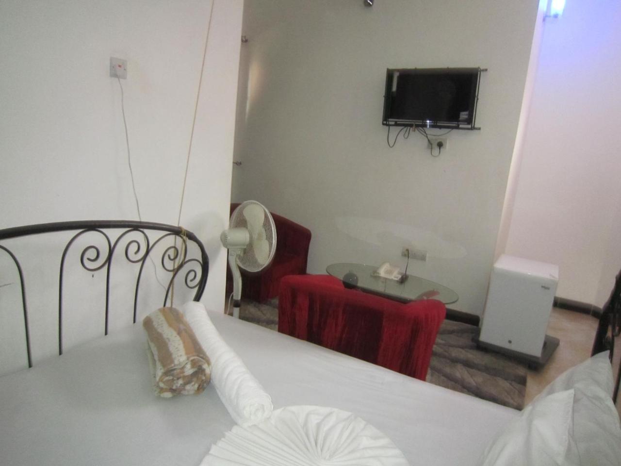 Jakicha Motel Dar es Salaam Exterior photo